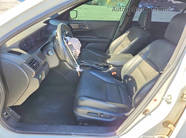1HGCR2F52HA116423 2017 HONDA ACCORD White Вид салону спереду