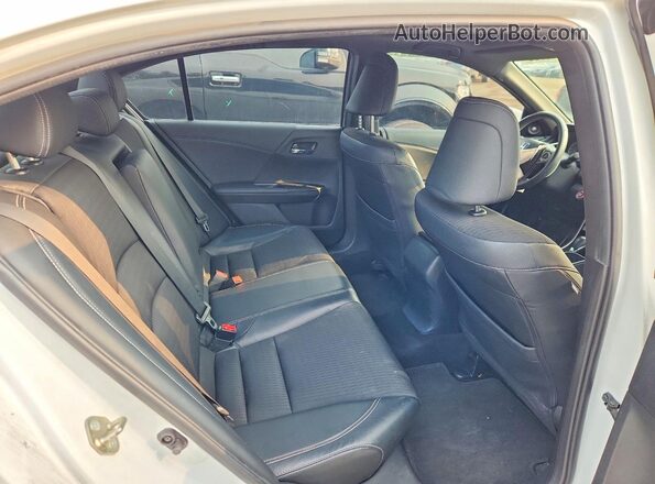 1HGCR2F53HA811705 2017 HONDA ACCORD White Widok tylnych siedzeń