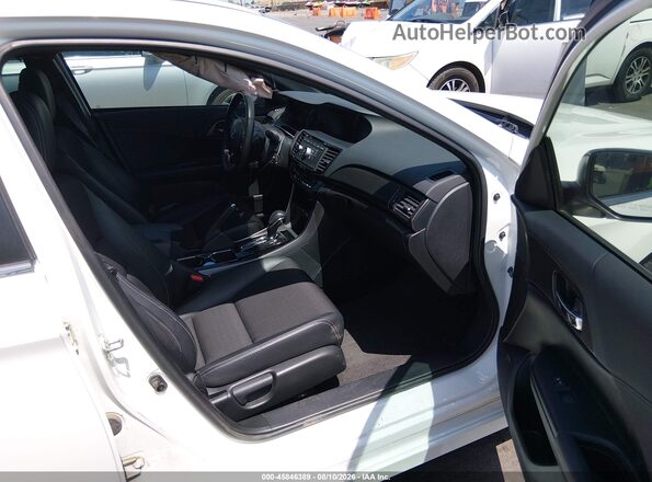 1HGCR2F54HA162867 2017 HONDA ACCORD Белый Вид салона спереди
