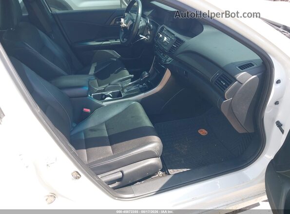 1HGCR2F54HA189017 2017 HONDA ACCORD Белый Вид салона спереди