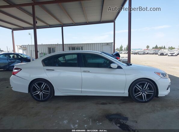 1HGCR2F55HA106162 2017 HONDA ACCORD White Vista interior trasera