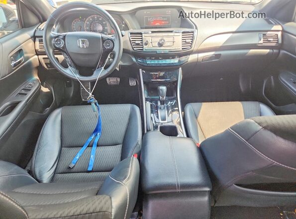 1HGCR2F55HA238998 2017 HONDA ACCORD White Vista del salpicadero