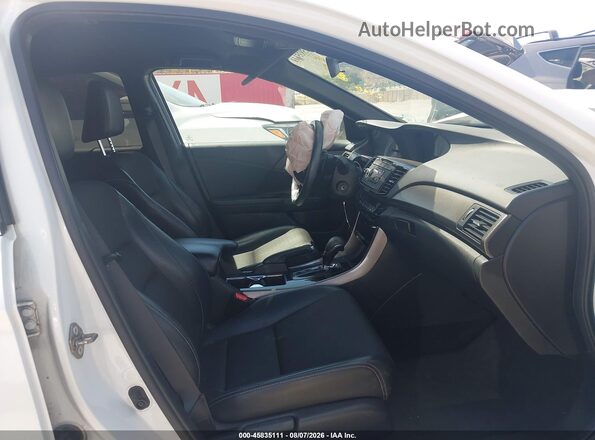 1HGCR2F56HA172316 2017 HONDA ACCORD White Vista interior delantera
