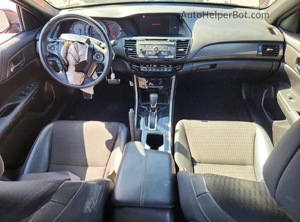 1HGCR2F56HA296991 2017 HONDA ACCORD Красный Вид панели приборов