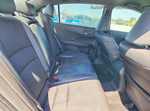1HGCR2F57HA261702 2017 HONDA ACCORD Silver Հետևի նստատեղերի տեսք