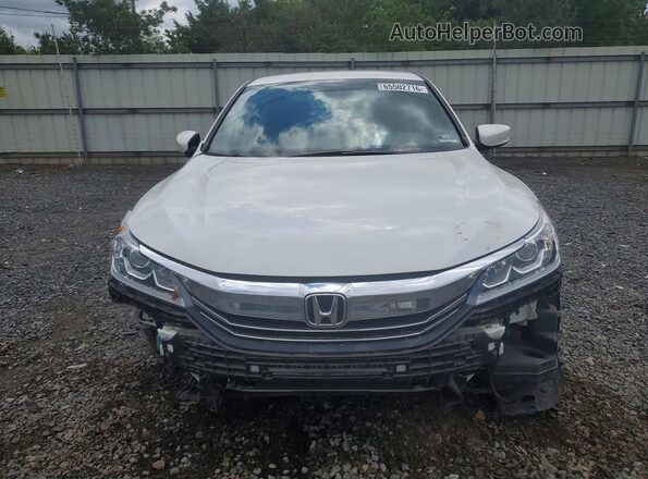 1HGCR2F57HA305763 2017 HONDA ACCORD Белый Вид спереди