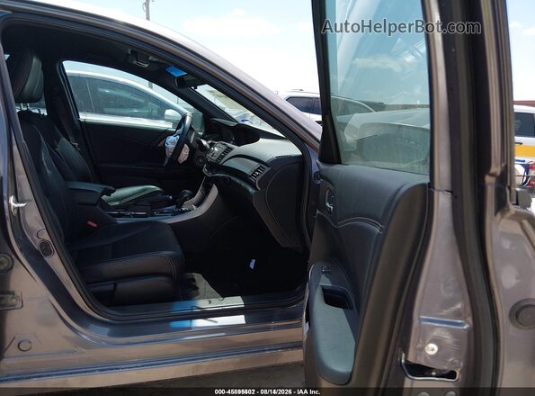 1HGCR2F58HA053604 2017 HONDA ACCORD Blue Front interior view