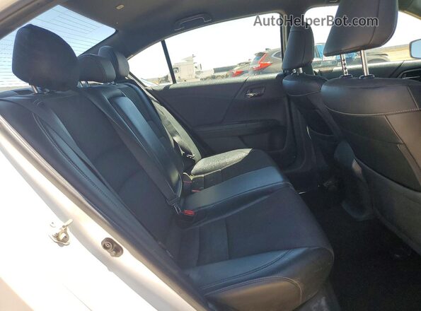 1HGCR2F58HA244102 2017 HONDA ACCORD White Вид задніх сидінь