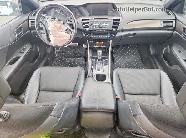 1HGCR2F5XHA285606 2017 HONDA ACCORD Белый Вид панели приборов