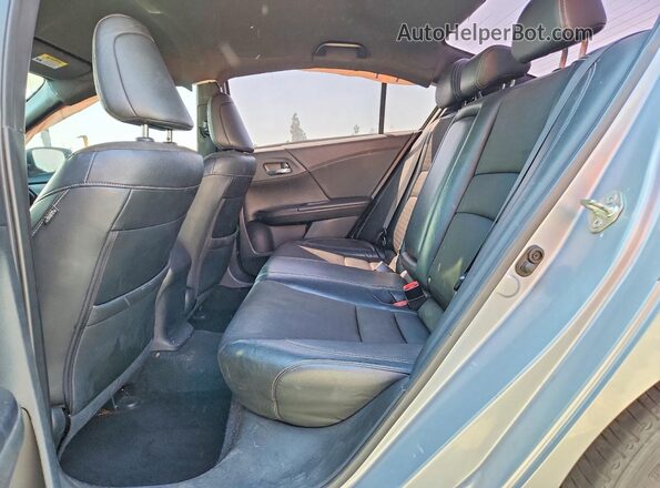 1HGCR2F5XHA293852 2017 HONDA ACCORD Серебряный Вид задних сидений
