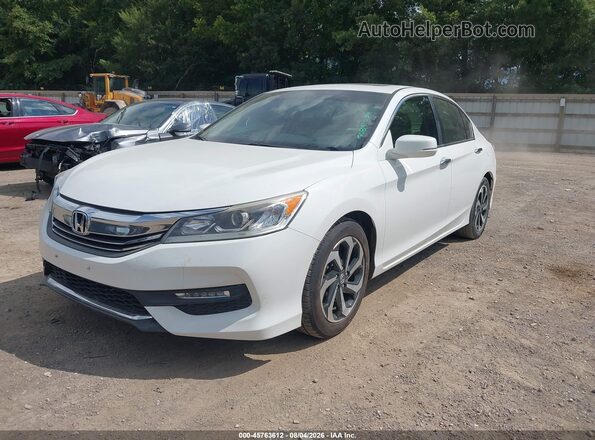 1HGCR2F72HA006232 2017 HONDA ACCORD White Передня ліва чверть