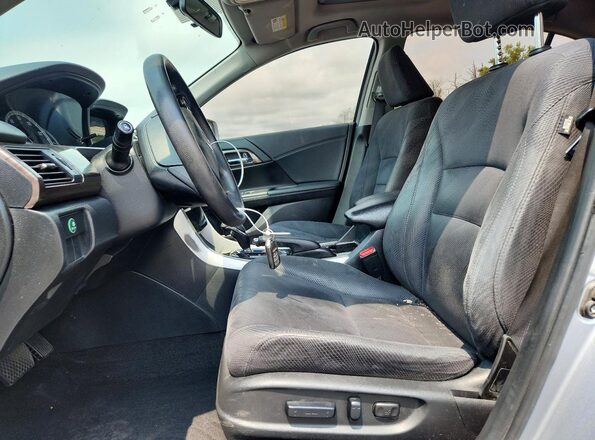1HGCR2F79HA218562 2017 HONDA ACCORD Серебряный Вид салона спереди