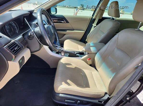 1HGCR2F82GA038475 2016 HONDA ACCORD Black Front interior view