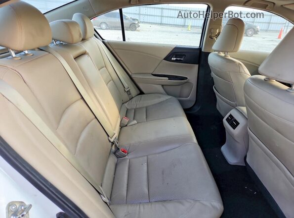 1HGCR2F82GA054210 2016 HONDA ACCORD White Vista de los asientos traseros