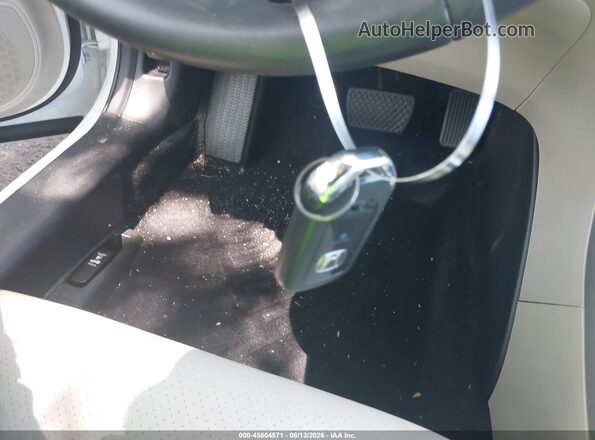 1HGCR2F83HA305222 2017 HONDA ACCORD Белый Вид панели приборов