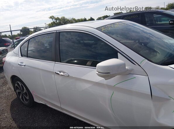 1HGCR2F84GA054189 2016 HONDA ACCORD White Вид задньої частини салону