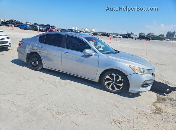 1HGCR2F85HA096971 2017 HONDA ACCORD Silver Передня права чверть
