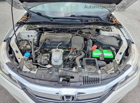 1HGCR2F85HA189361 2017 HONDA ACCORD Белый Вид задней части салона