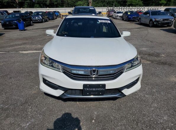 1HGCR2F8XHA239588 2017 HONDA ACCORD White Вид спереду