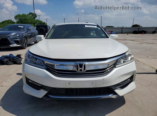 1HGCR3F82HA006715 2017 HONDA ACCORD Белый Вид спереди