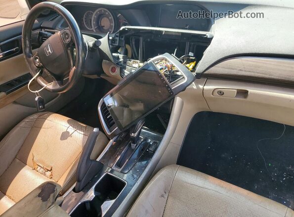 1HGCR3F82HA006715 2017 HONDA ACCORD Белый Вид панели приборов