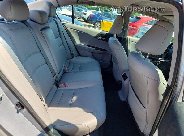 1HGCR3F83HA013785 2017 HONDA ACCORD Silver Вид задніх сидінь