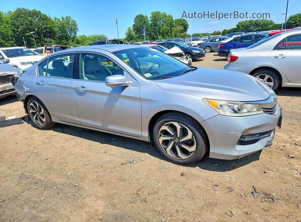 1HGCR3F83HA013785 2017 HONDA ACCORD Silver Передня права чверть
