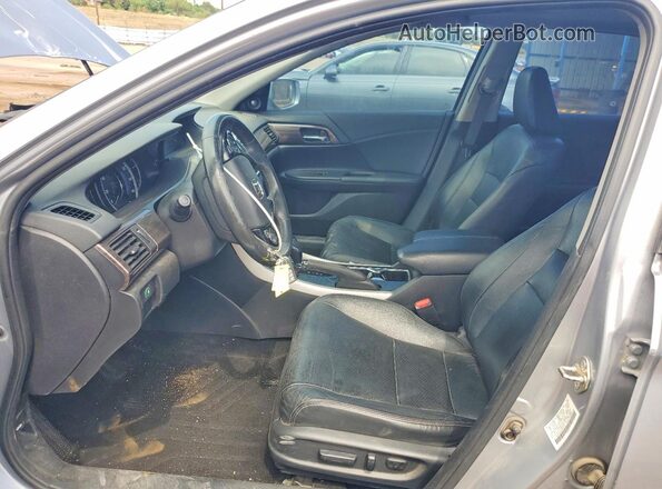 1HGCR3F85HA035240 2017 HONDA ACCORD Серебряный Вид салона спереди