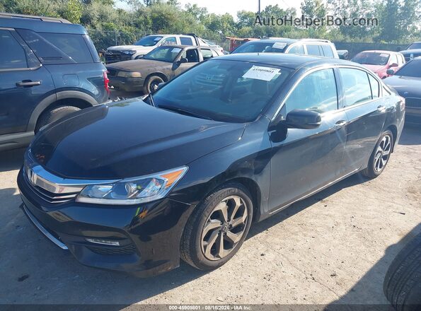 1HGCR3F87HA008010 2017 HONDA ACCORD Черный Передняя левая четверть