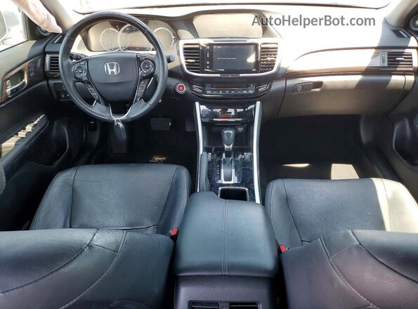 1HGCR3F93HA037495 2017 HONDA ACCORD Silver Vista del salpicadero