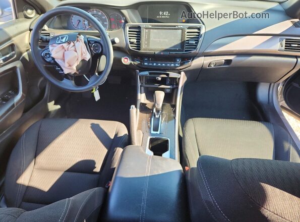 1HGCT1B75HA003665 2017 HONDA ACCORD Серебряный Вид панели приборов