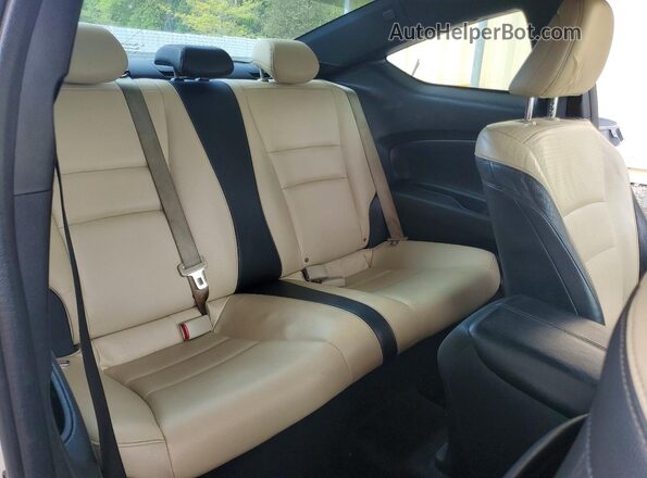 1HGCT1B86GA001379 2016 HONDA ACCORD White Vista de los asientos traseros