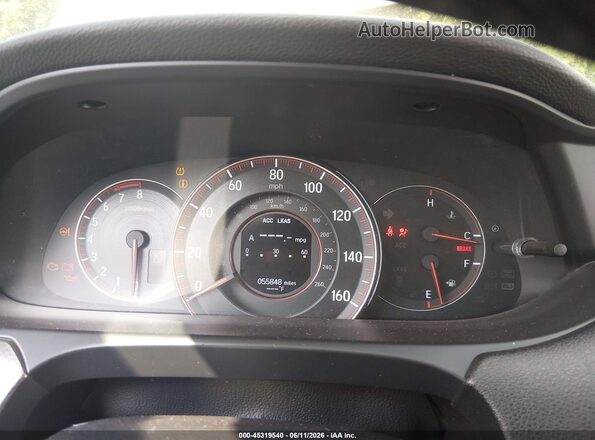 1HGCT2B06HA005806 2017 HONDA ACCORD White Vista de los asientos traseros