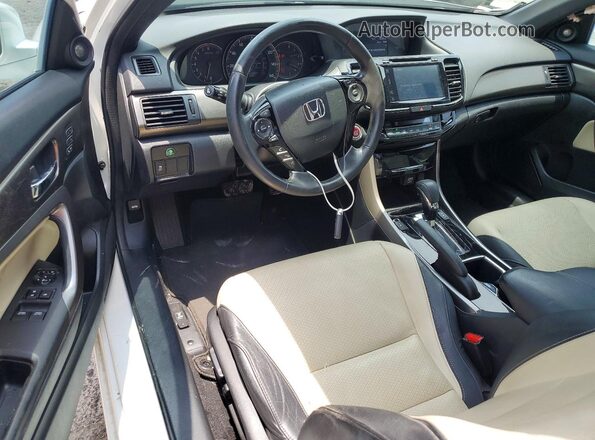 1HGCT2B86HA003852 2017 HONDA ACCORD White Вид салону спереду