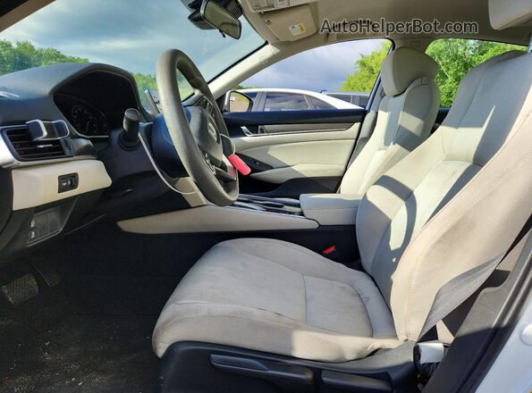 1HGCV1F11JA117250 2018 HONDA ACCORD Белый Вид салона спереди