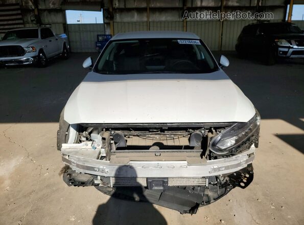 1HGCV1F13KA084589 2019 HONDA ACCORD White Widok z przodu