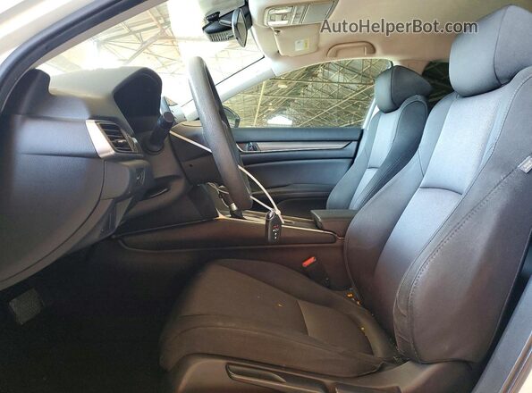 1HGCV1F13KA084589 2019 HONDA ACCORD White Widok wnętrza z przodu