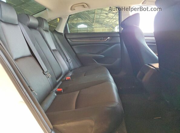 1HGCV1F13KA084589 2019 HONDA ACCORD White Widok tylnych siedzeń