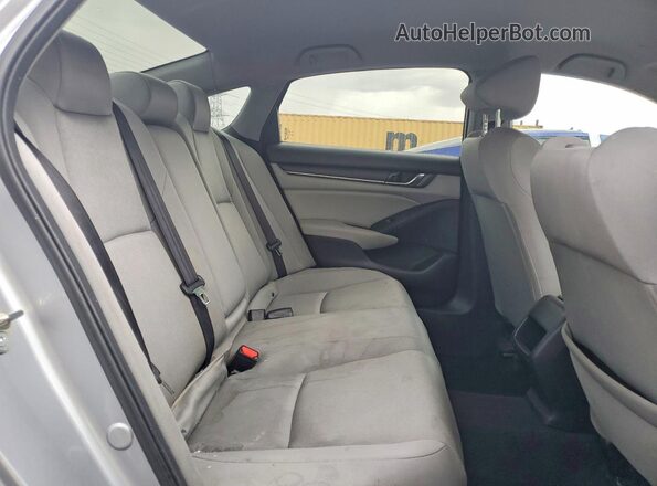 1HGCV1F19JA118968 2018 HONDA ACCORD Серебряный Вид задних сидений