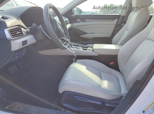 1HGCV1F19KA143032 2019 HONDA ACCORD Белый Вид салона спереди
