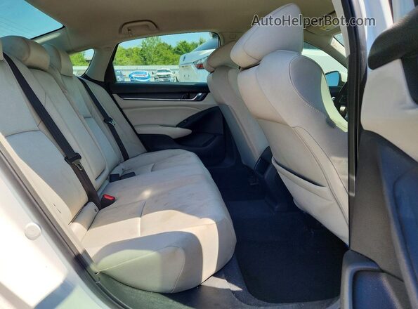 1HGCV1F19LA003550 2020 HONDA ACCORD White Vista de los asientos traseros