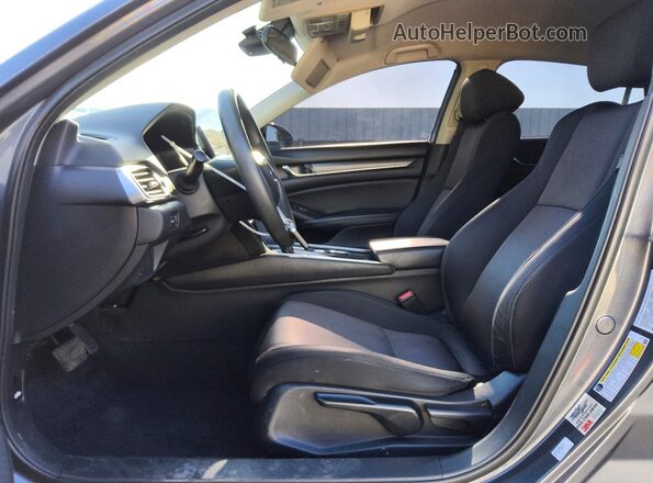 1HGCV1F1XJA127906 2018 HONDA ACCORD Серый Вид салона спереди