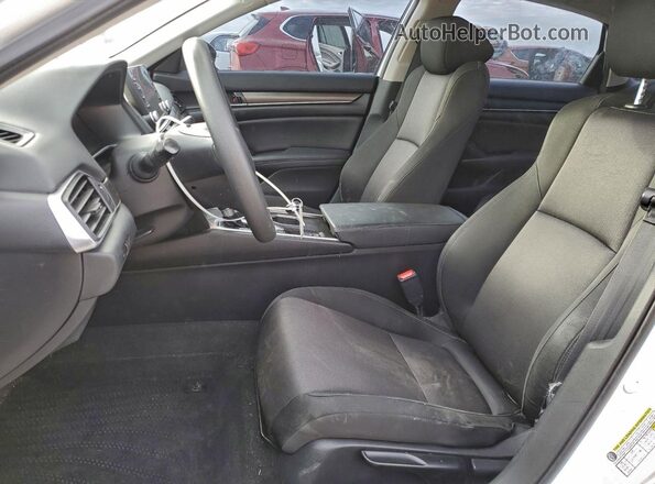 1HGCV1F1XKA058250 2019 HONDA ACCORD White Front interior view