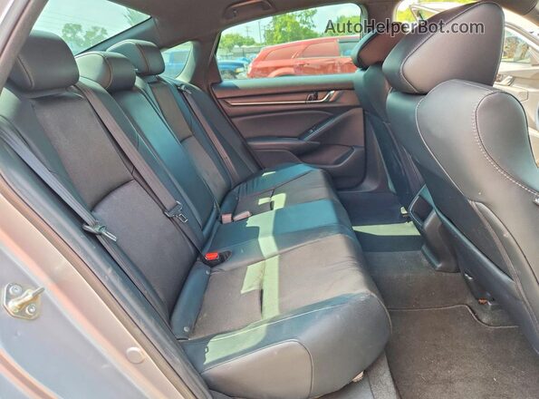 1HGCV1F30JA245013 2018 HONDA ACCORD Silver Вид задніх сидінь