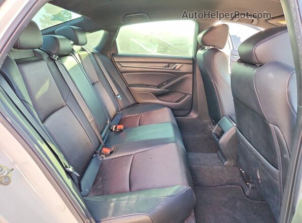 1HGCV1F31JA201781 2018 HONDA ACCORD White Вид задніх сидінь