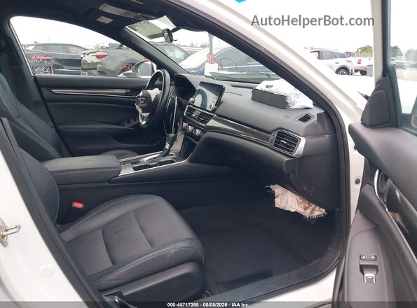 1HGCV1F31KA066089 2019 HONDA ACCORD White Вид салону спереду