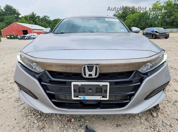 1HGCV1F32JA137072 2018 HONDA ACCORD Silver Widok z przodu