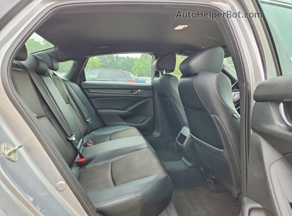1HGCV1F32JA137072 2018 HONDA ACCORD Silver Widok tylnych siedzeń