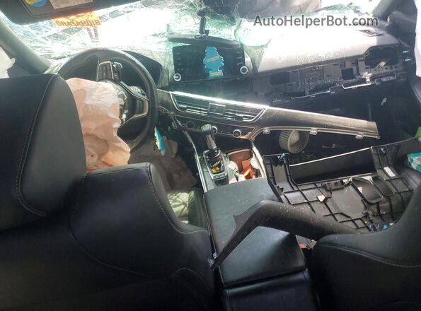 1HGCV1F32JA235468 2018 HONDA ACCORD Серебряный Вид панели приборов