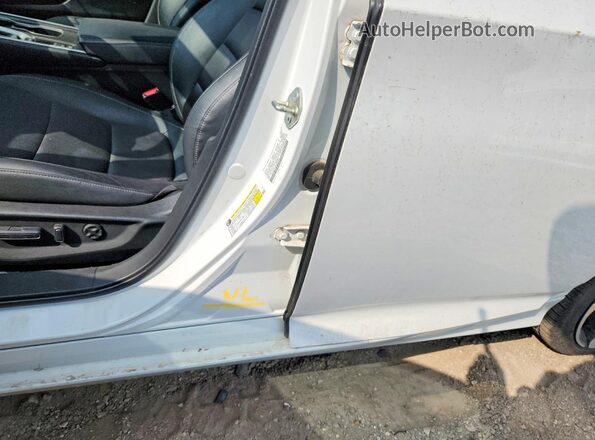 1HGCV1F32KA045297 2019 HONDA ACCORD White Engine compartment view